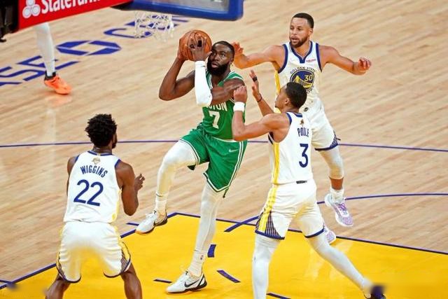 曼城全场23脚射门均无功而返 上次这么惨还是对阵曼联